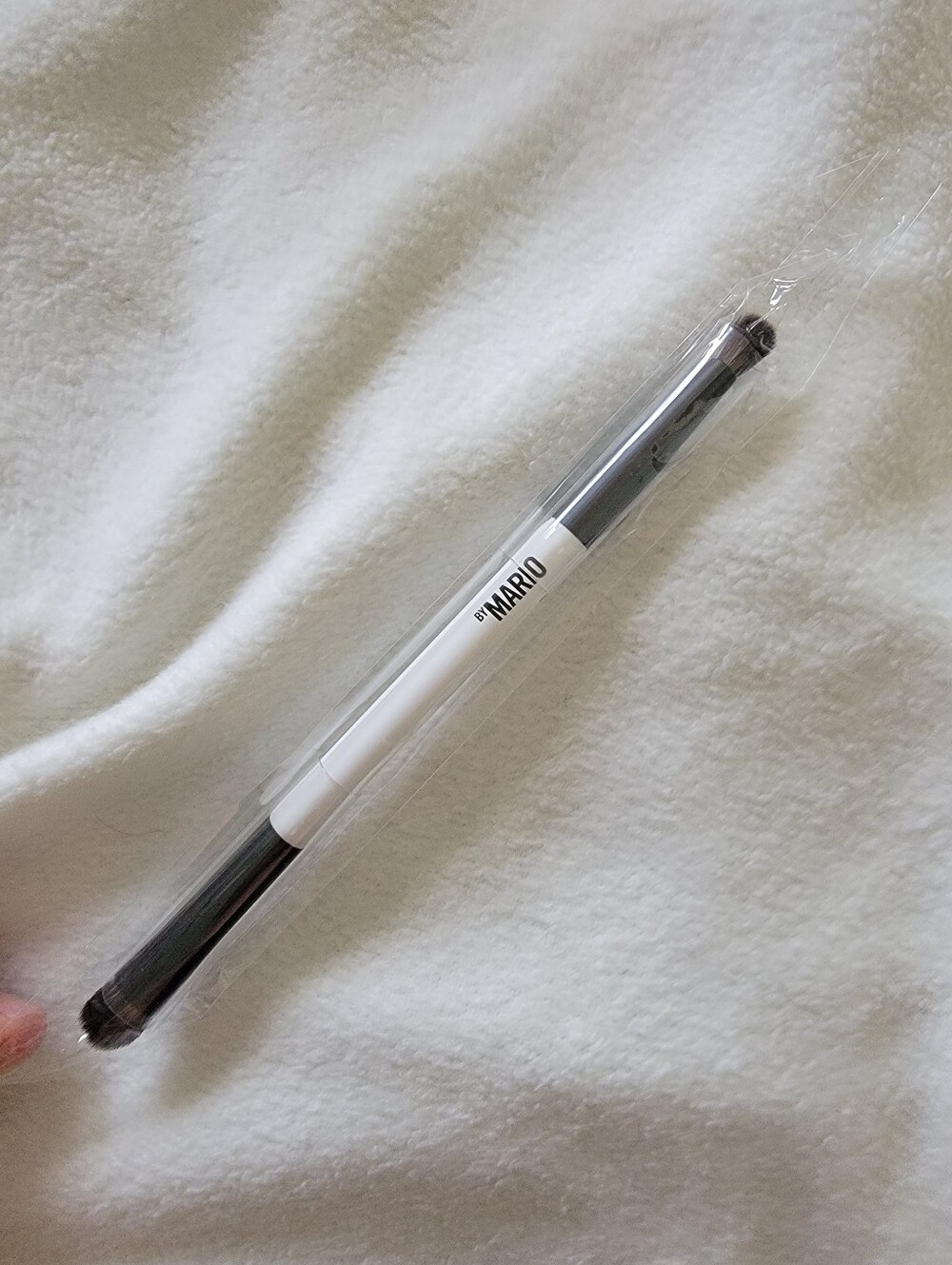 Makeup By Mario E6 Dual-Ended Eyeshadow Brush